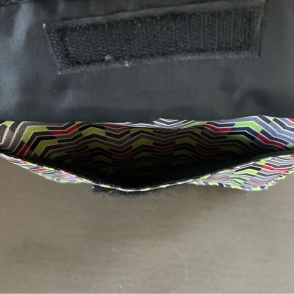 KAVU Seattle Sling Red Yellow Green Chevron Hiking Adventure Rope Bag - Picture 4 of 13